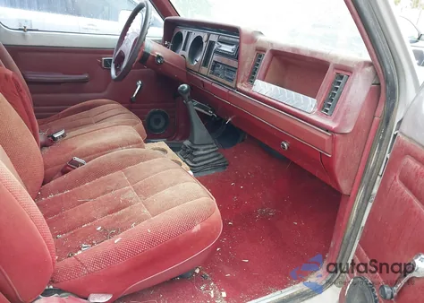 1988 Ford Ranger z USA, uszkodzony, nr VIN 1FTCR11T1JUA58274